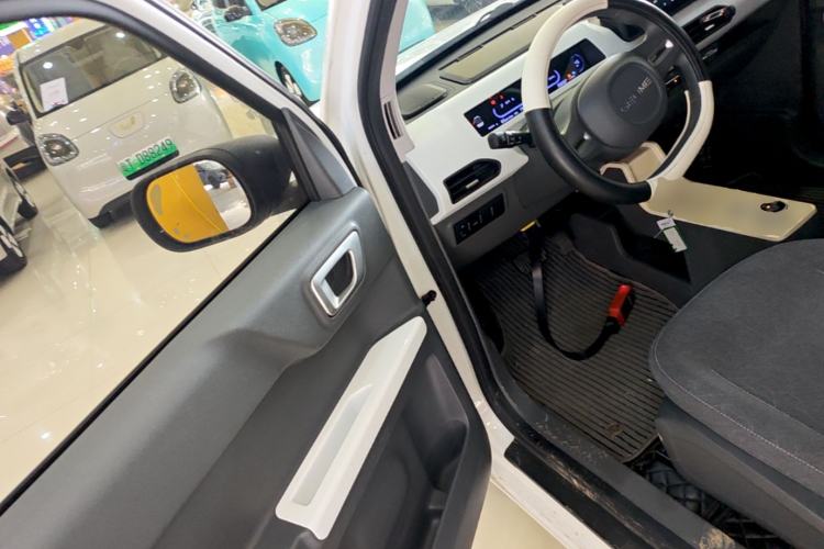 Used Geely Galaxy Panda 2023 Panda Mini 200km Endurance Bear Driver Seat