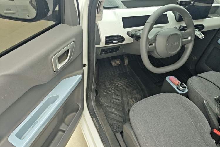 Used Geely Galaxy Panda 2023 Panda Mini 200km Dynamic Bear Driver Seat