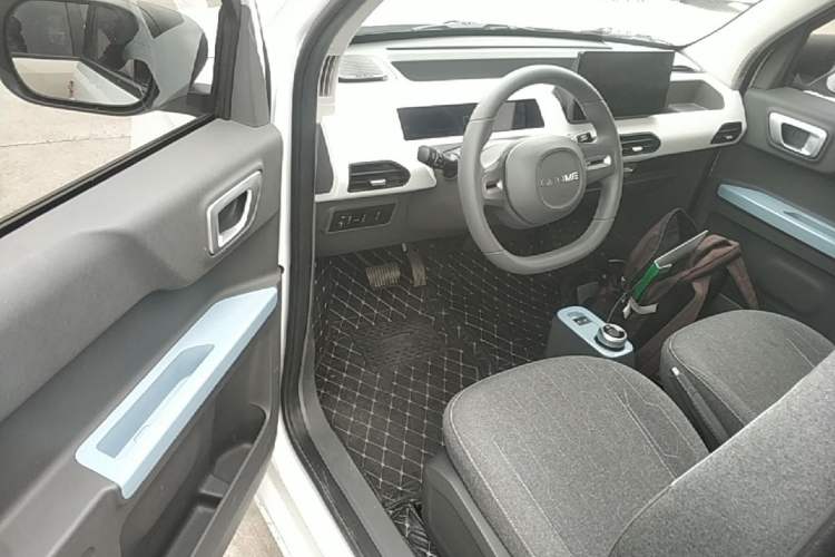 Used Geely Galaxy Panda 2023 Panda Mini 200km Dynamic Bear Driver Seat