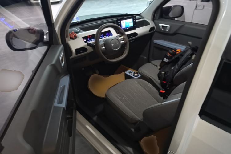 Used Geely Galaxy Panda 2023 Panda Mini 200km Endurance Bear Driver Seat