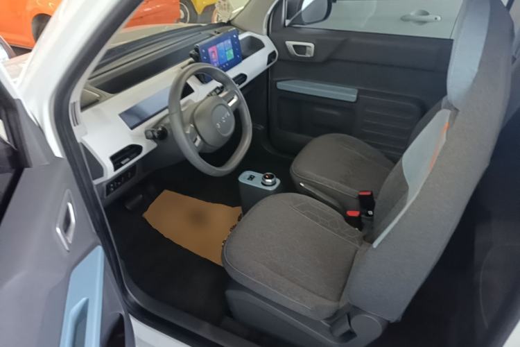 Used Geely Galaxy Panda 2023 Panda Mini 200km Endurance Bear Driver Seat