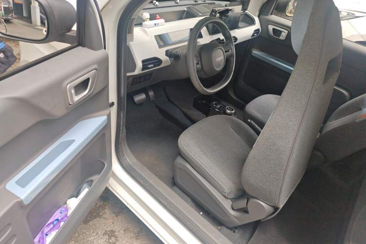 Used Geely Galaxy Panda 2023 Panda Mini 200km Endurance Bear Driver Seat