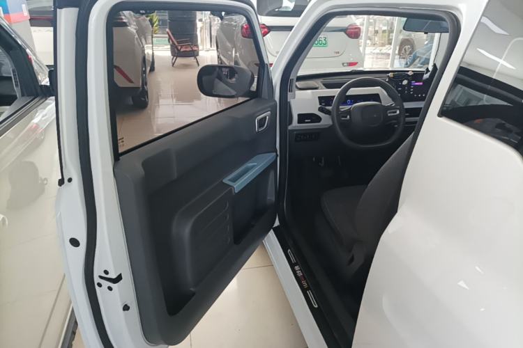 Used Geely Galaxy Panda 2023 Panda Mini 200km Endurance Bear Driver Seat