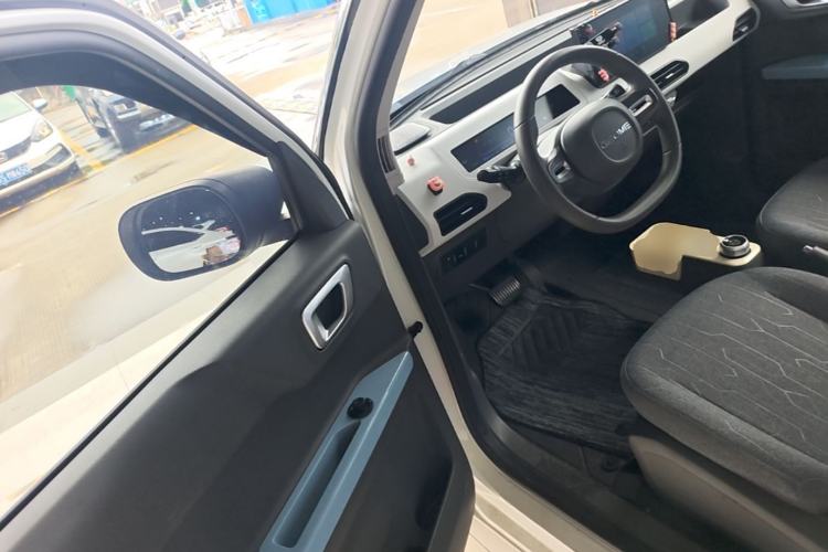 Used Geely Galaxy Panda 2023 Panda Mini 200km Endurance Bear Driver Seat