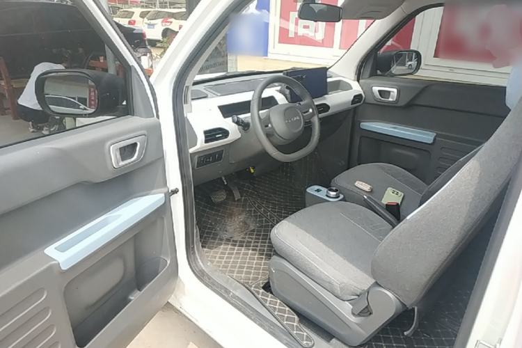 Used Geely Galaxy Panda 2023 Panda Mini 200km Endurance Bear Driver Seat