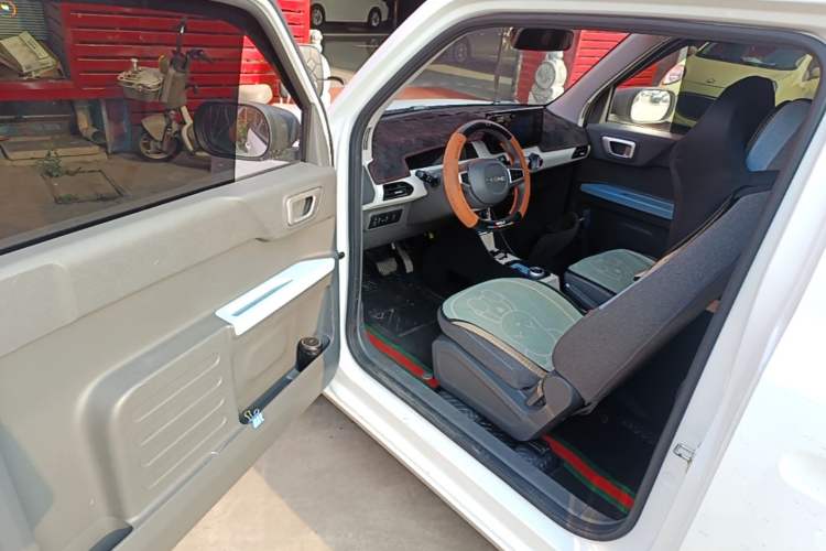 Used Geely Galaxy Panda 2023 Panda Mini 200km Endurance Bear Driver Seat