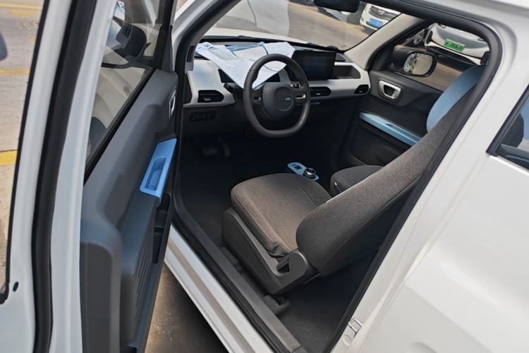 Used Geely Galaxy Panda 2023 Panda Mini 200km Endurance Bear Driver Seat