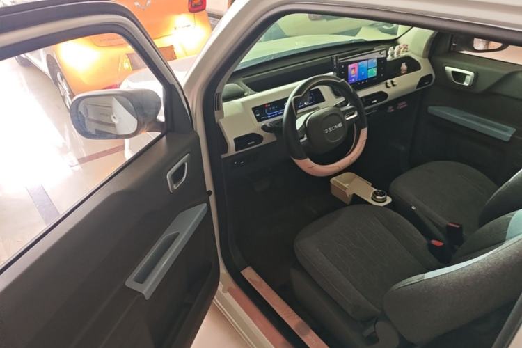 Used Geely Galaxy Panda 2023 Panda Mini 200km Endurance Bear Driver Seat
