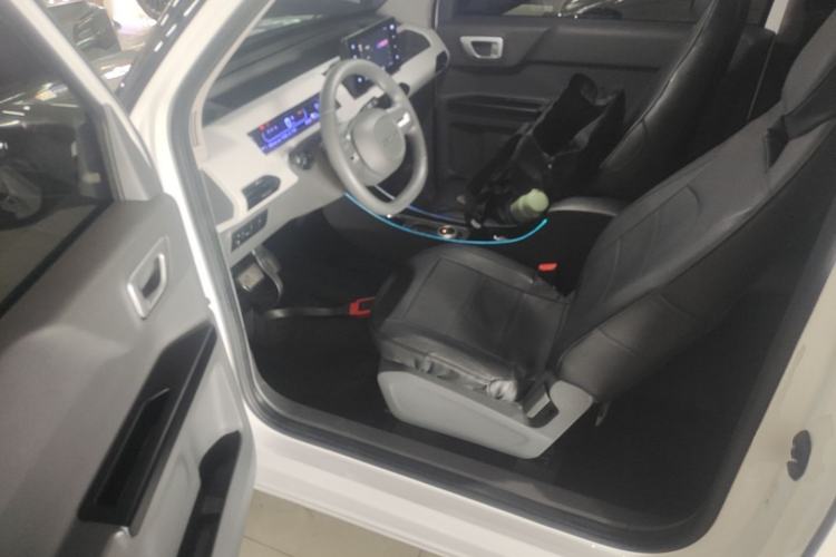 Used Geely Galaxy Panda 2023 Panda Mini 200km Endurance Bear Driver Seat
