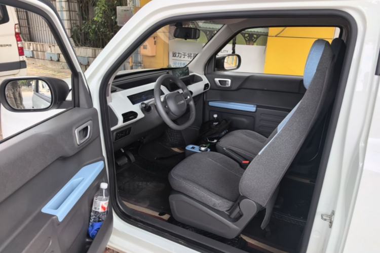 Used Geely Galaxy Panda 2023 Panda Mini 200km Endurance Bear Driver Seat