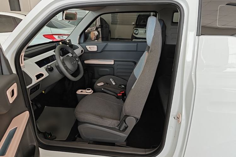Used Geely Galaxy Panda 2023 Panda Mini 200km Endurance Bear Driver Seat