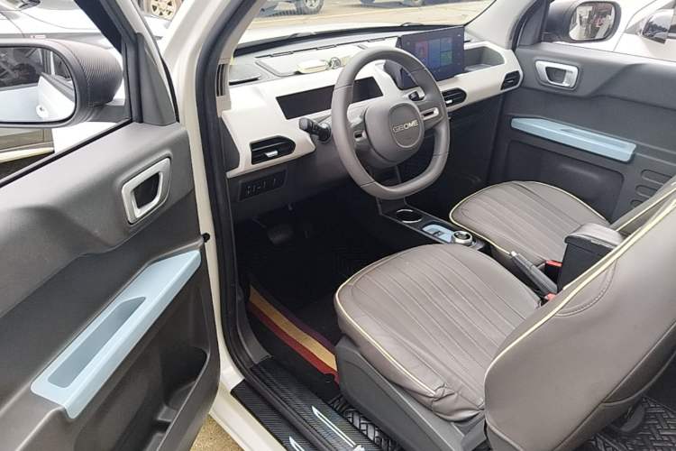 Used Geely Galaxy Panda 2023 Panda Mini 200km Dynamic Bear Driver Seat