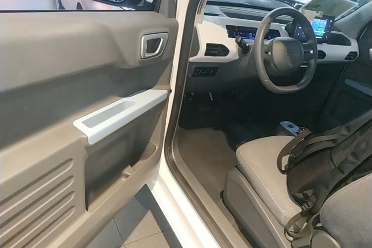 Used Geely Galaxy Panda 2023 Panda Mini 200km Endurance Bear Driver Seat