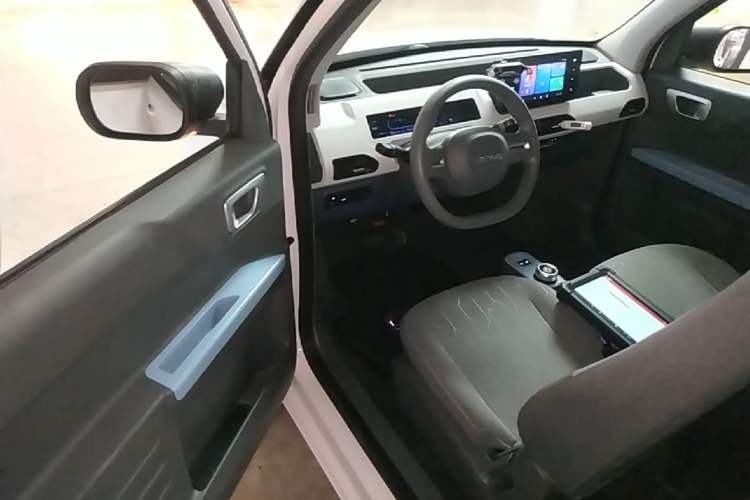 Used Geely Galaxy Panda 2023 Panda Mini 200km Dynamic Bear Driver Seat