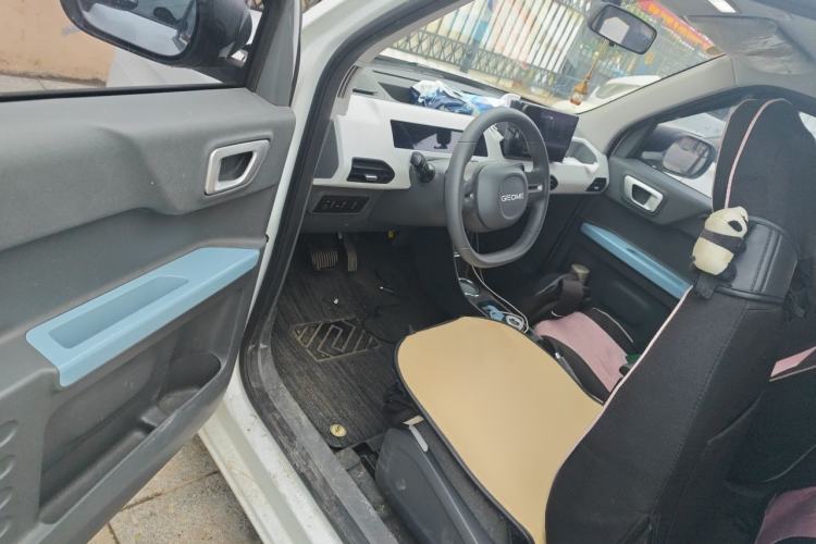 Used Geely Galaxy Panda 2023 Panda Mini 200km Endurance Bear Driver Seat