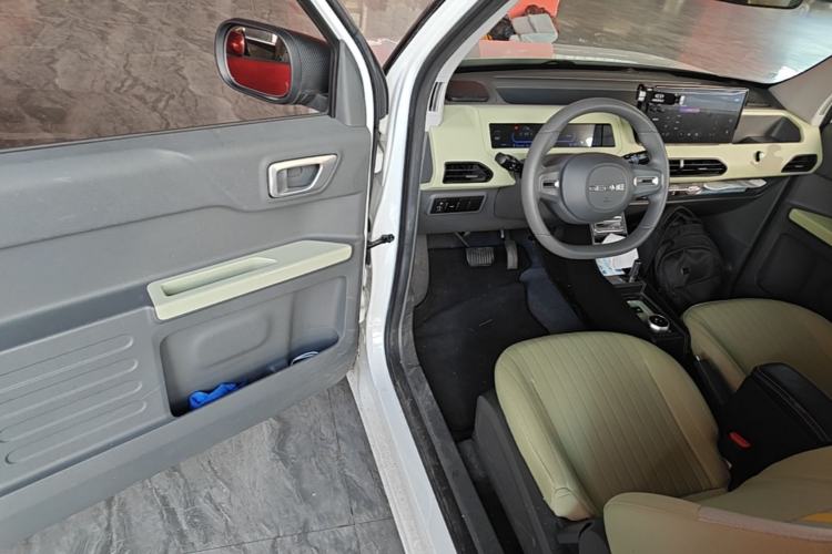 Used Geely Galaxy Panda 2023 Panda Mini 200km Dynamic Bear Driver Seat