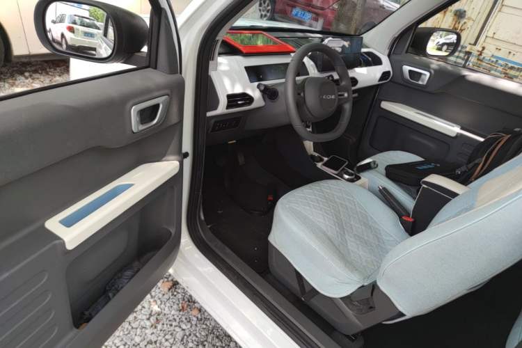 Used Geely Galaxy Panda 2023 Panda Mini 200km Endurance Bear Driver Seat