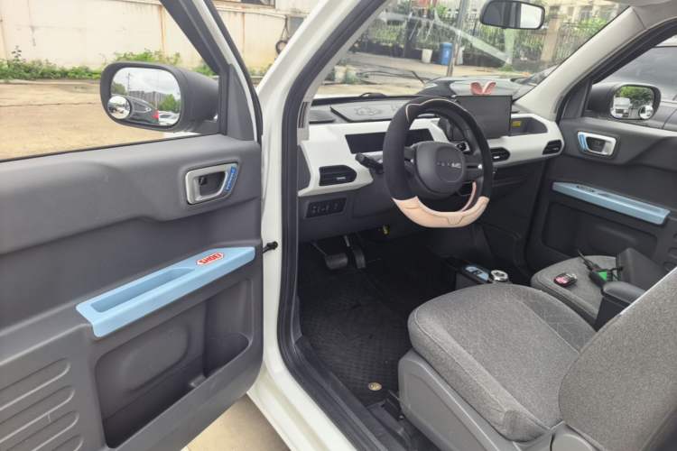 Used Geely Galaxy Panda 2023 Panda Mini 200km Endurance Bear Driver Seat