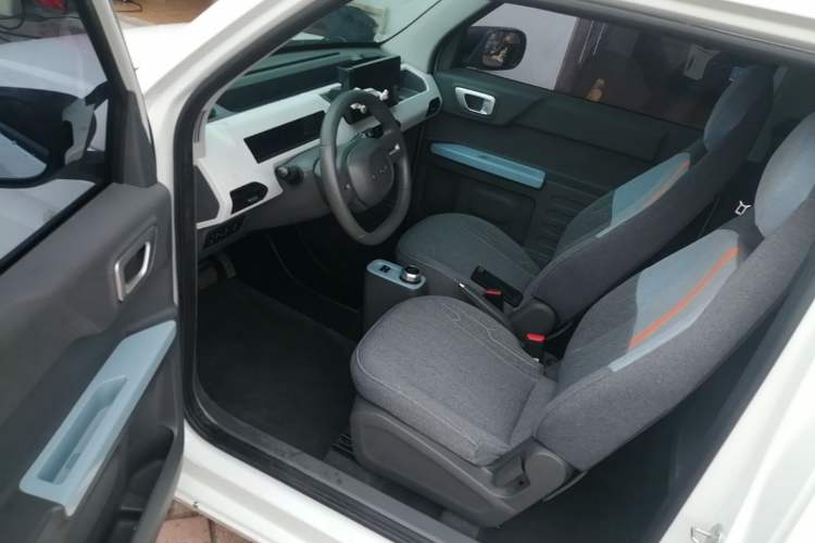Used Geely Galaxy Panda 2023 Panda Mini 200km Endurance Bear Driver Seat