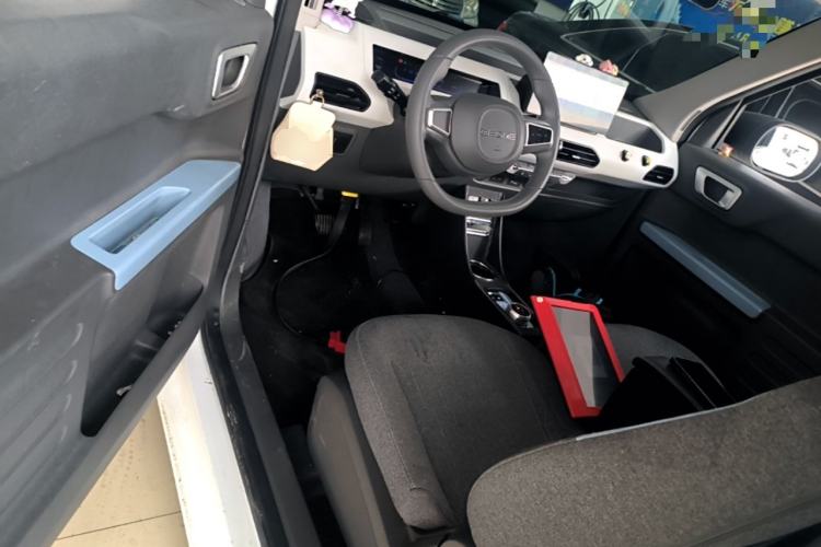 Used Geely Galaxy Panda 2023 Panda Mini 200km Endurance Bear Driver Seat