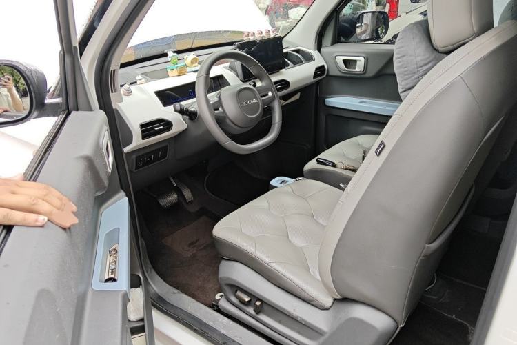 Used Geely Galaxy Panda 2023 Panda Mini 200km Endurance Bear Driver Seat
