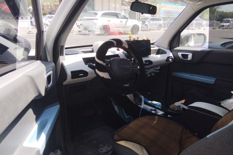 Used Geely Galaxy Panda 2023 Panda Mini 200km Endurance Bear Driver Seat