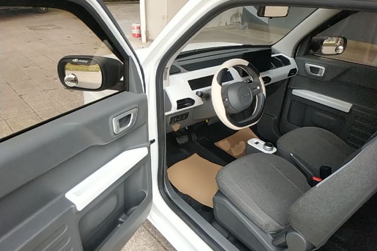 Used Geely Galaxy Panda 2023 Panda Mini 200km Endurance Bear Driver Seat