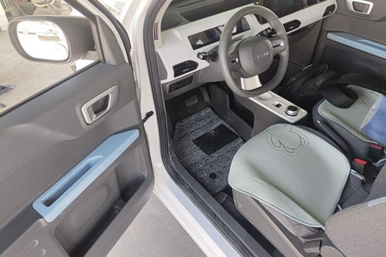 Used Geely Galaxy Panda 2023 Panda Mini 200km Endurance Bear Driver Seat