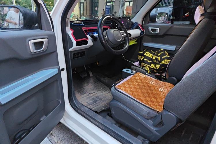 Used Geely Galaxy Panda 2023 Panda Mini 200km Endurance Bear Driver Seat