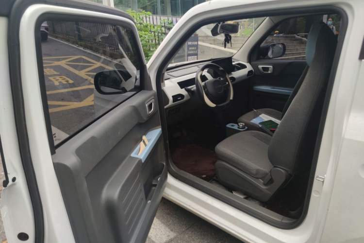 Used Geely Galaxy Panda 2023 Panda Mini 200km Endurance Bear Driver Seat