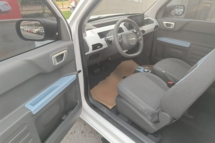 Used Geely Galaxy Panda 2023 Panda Mini 200km Endurance Bear Driver Seat