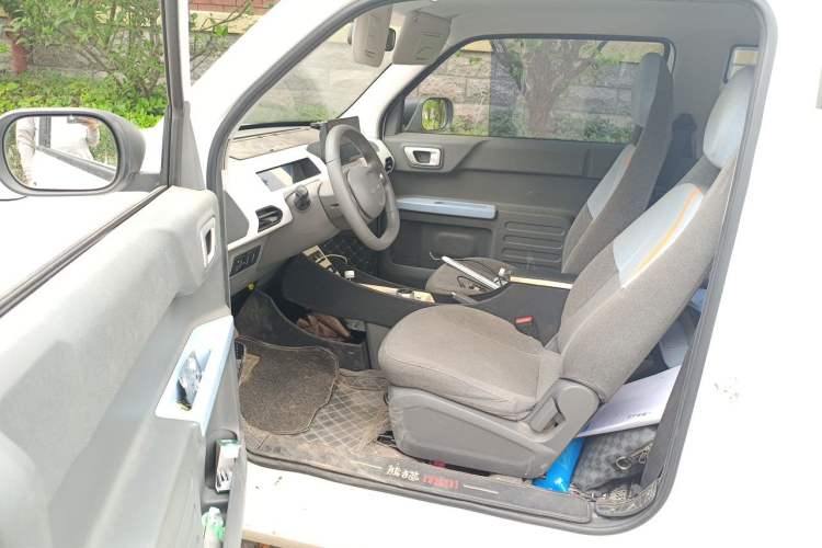 Used Geely Galaxy Panda 2023 Panda Mini 200km Endurance Bear Driver Seat