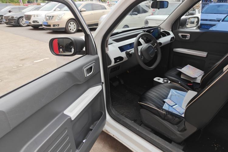 Used Geely Galaxy Panda 2023 Panda Mini 200km Endurance Bear Driver Seat