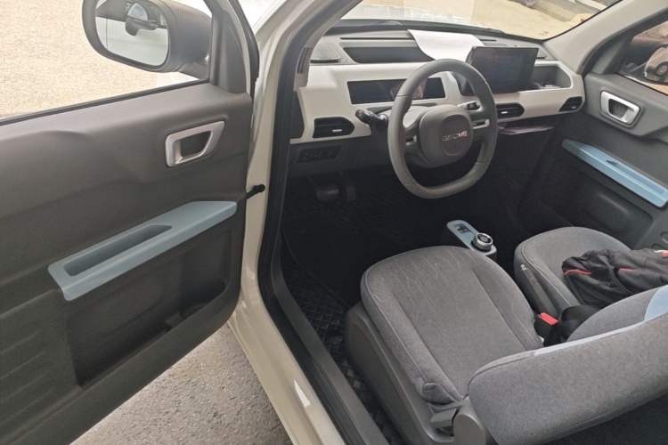 Used Geely Galaxy Panda 2023 Panda Mini 200km Endurance Bear Driver Seat