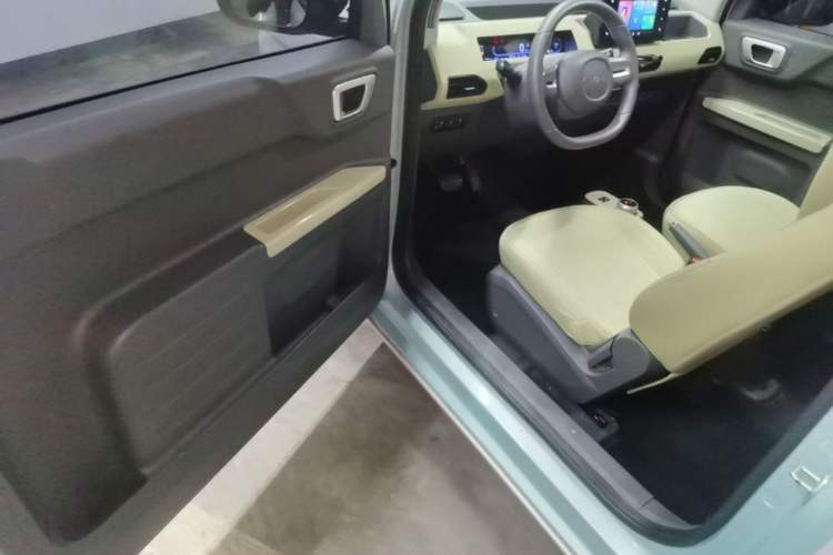 Used Geely Galaxy Panda 2023 Panda Mini 200km Dynamic Bear Driver Seat