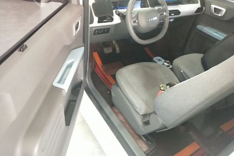 Used Geely Galaxy Panda 2023 Panda Mini 200km Endurance Bear Driver Seat