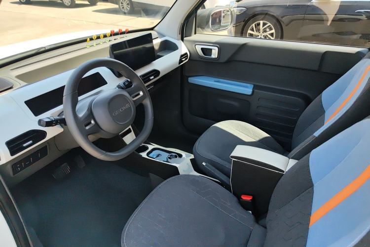 Used Geely Galaxy Panda 2023 Panda Mini 200km Endurance Bear Driver Seat