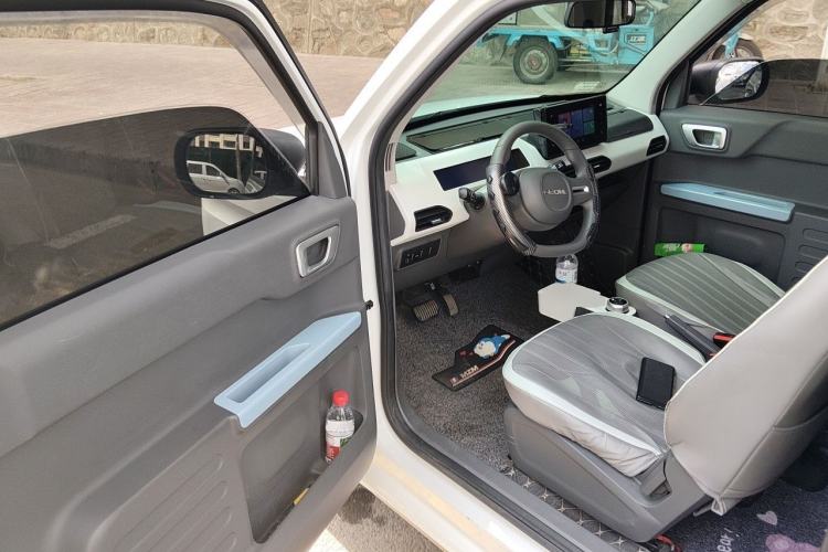 Used Geely Galaxy Panda 2023 Panda Mini 200km Endurance Bear Driver Seat