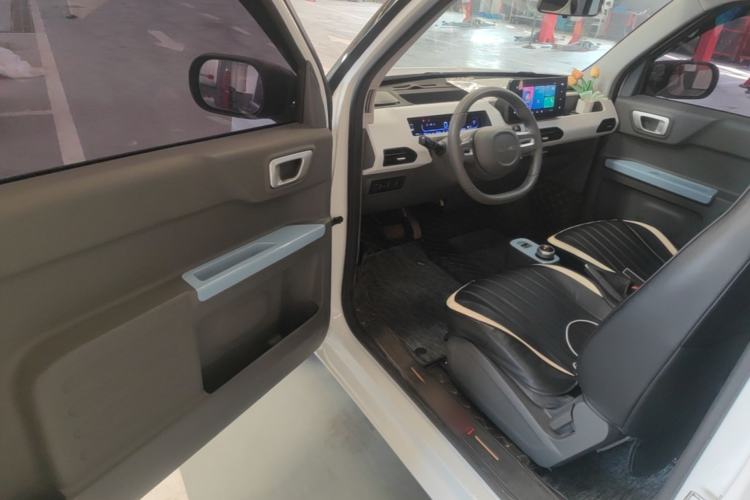 Used Geely Galaxy Panda 2023 Panda Mini 200km Endurance Bear Driver Seat