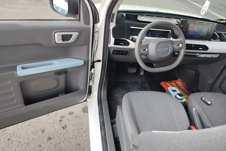 Used Geely Galaxy Panda 2023 Panda Mini 200km Dynamic Bear Driver Seat