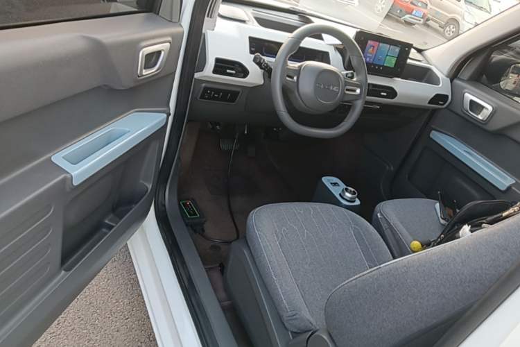 Used Geely Galaxy Panda 2023 Panda Mini 200km Endurance Bear Driver Seat