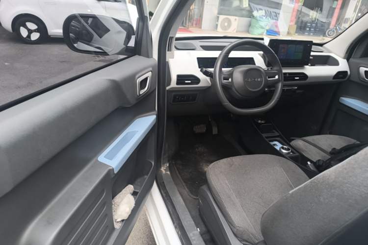 Used Geely Galaxy Panda 2023 Panda Mini 200km Endurance Bear Driver Seat