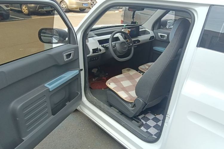 Used Geely Galaxy Panda 2023 Panda Mini 200km Endurance Bear Driver Seat
