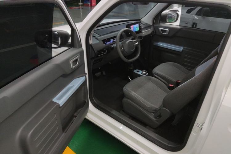 Used Geely Galaxy Panda 2023 Panda Mini 200km Endurance Bear Driver Seat