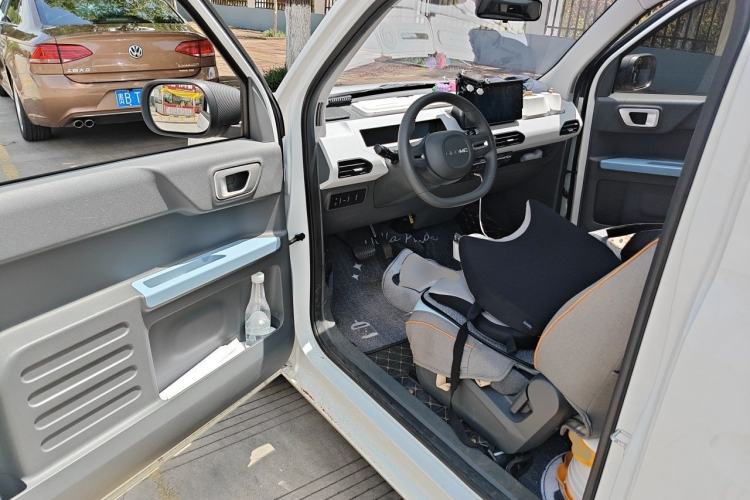 Used Geely Galaxy Panda 2023 Panda Mini 200km Endurance Bear Driver Seat