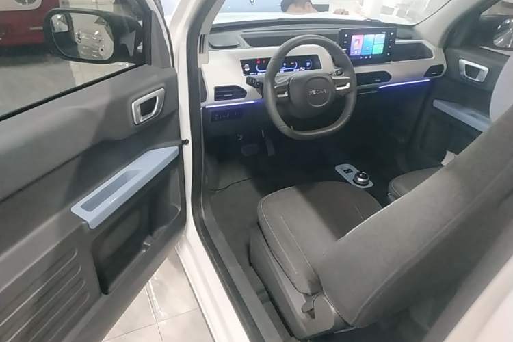 Used Geely Galaxy Panda 2023 Panda Mini 200km Endurance Bear Driver Seat
