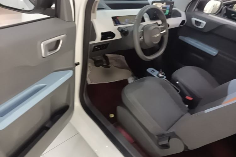Used Geely Galaxy Panda 2023 Panda Mini 200km Endurance Bear Driver Seat