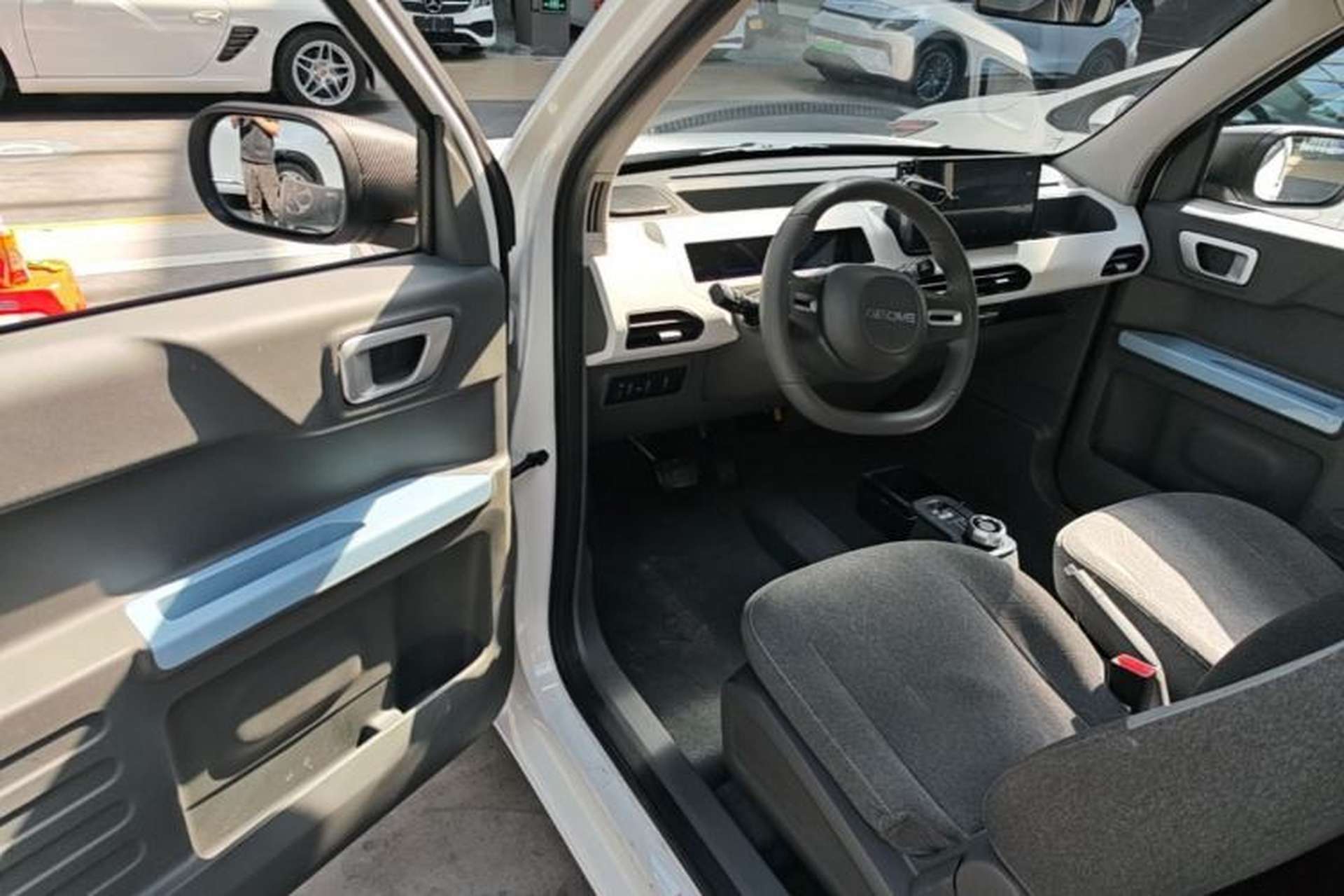 Used Geely Galaxy Panda 2023 Panda Mini 200km Endurance Bear Driver Seat