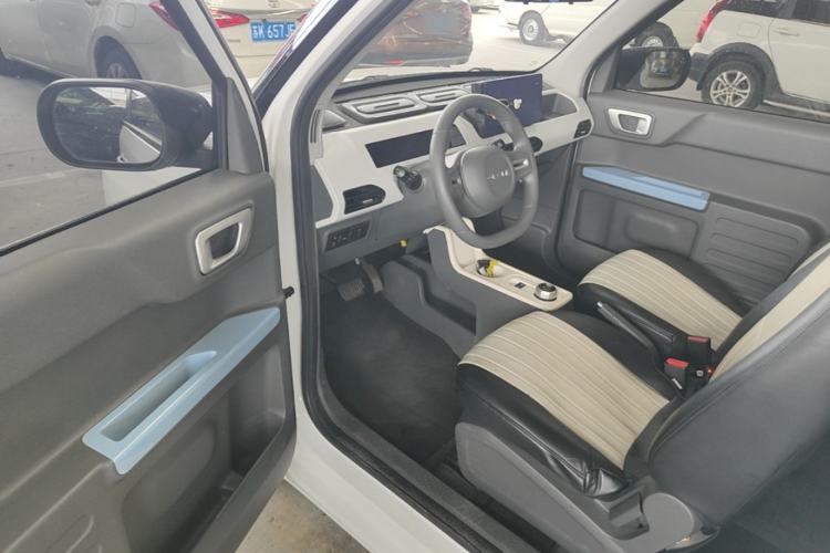 Used Geely Galaxy Panda 2023 Panda Mini 200km Endurance Bear Driver Seat