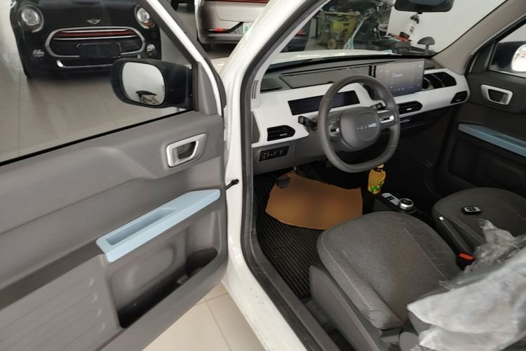 Used Geely Galaxy Panda 2023 Panda Mini 200km Endurance Bear Driver Seat